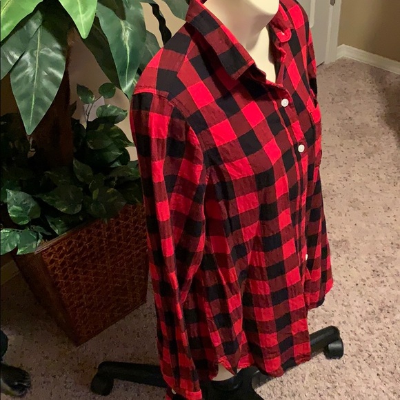 Old Navy plaid button up - Picture 2 of 3